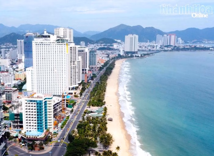 Bãi biển Nha Trang - niềm tự hào của đô thị biển Khánh Hòa.