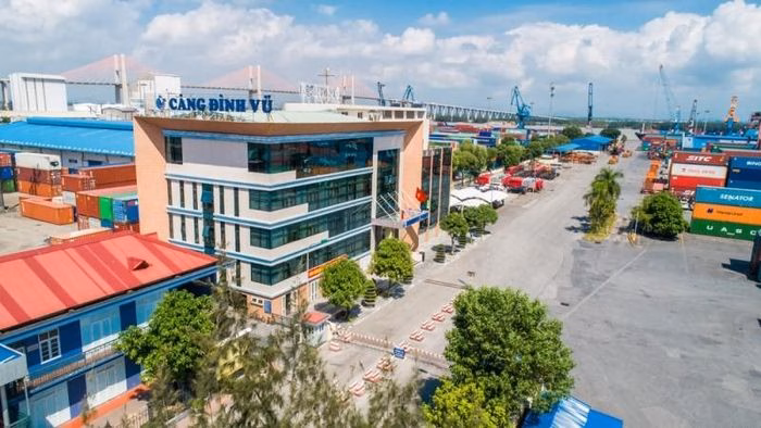 Hoạt động vận hành tại Cảng Đình Vũ - Động lực chính thúc đẩy chính sách cổ tức hấp dẫn cho cổ đông.