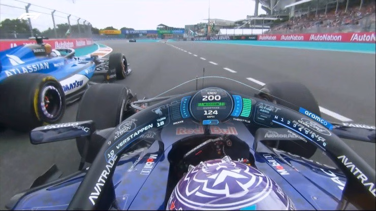 Verstappen dù nỗ lực nhưng không thể xoay chuyển cục diện sau sai lầm đầu trận