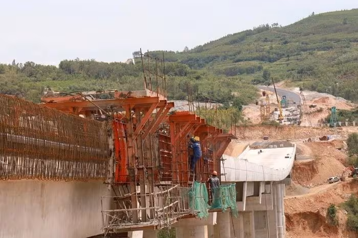 Trình bổ sung Dự án Luật An toàn, vệ sinh lao động (sửa đổi) vào Chương trình lập pháp
